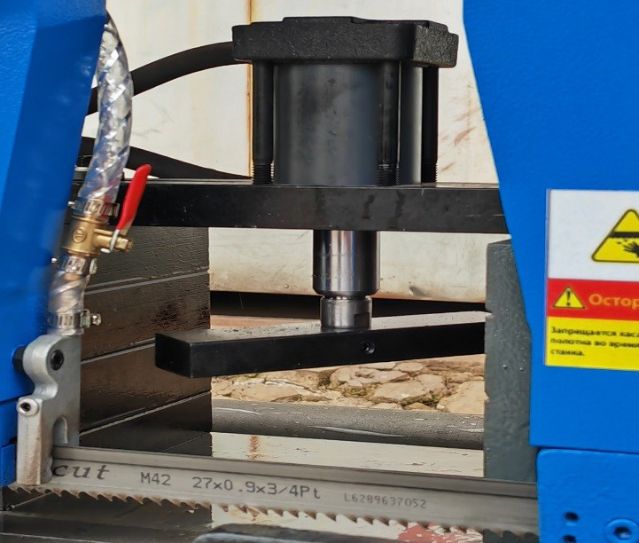 ГИДРАВЛИЧЕСКИЙ ПРИЖИМ ДЛЯ ПАКЕТНОЙ РЕЗКИ.png